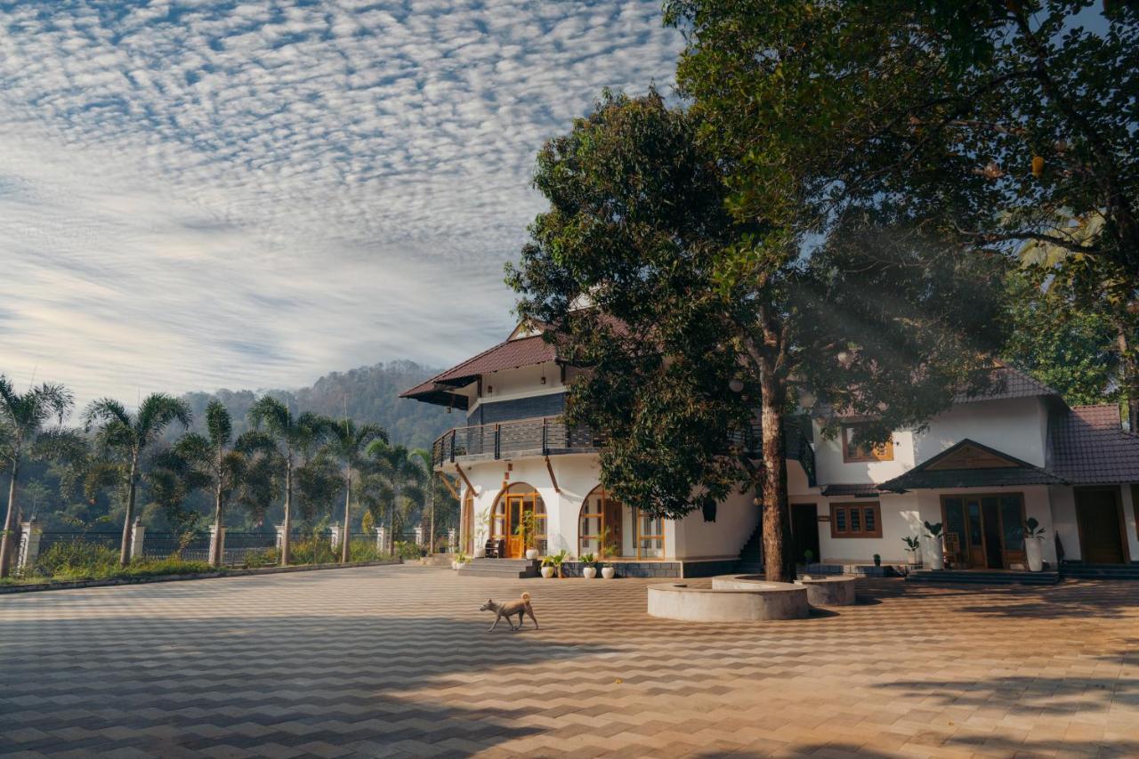 La Cascade Resort Athirapalli Kültér fotó
