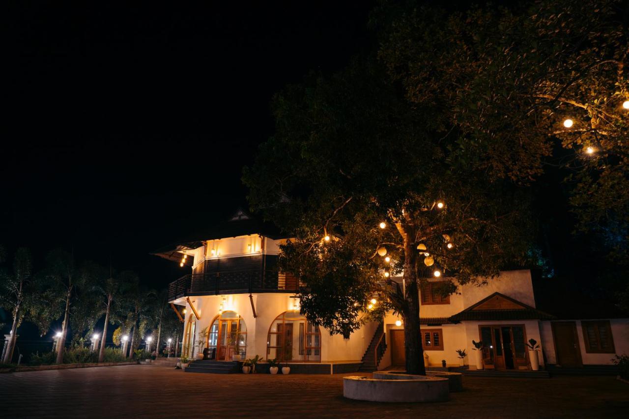 La Cascade Resort Athirapalli Kültér fotó